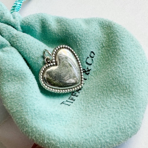 Tiffany & Co. RARE Beaded Border Heart Sterling Silver Pendant - Picture 3 of 5